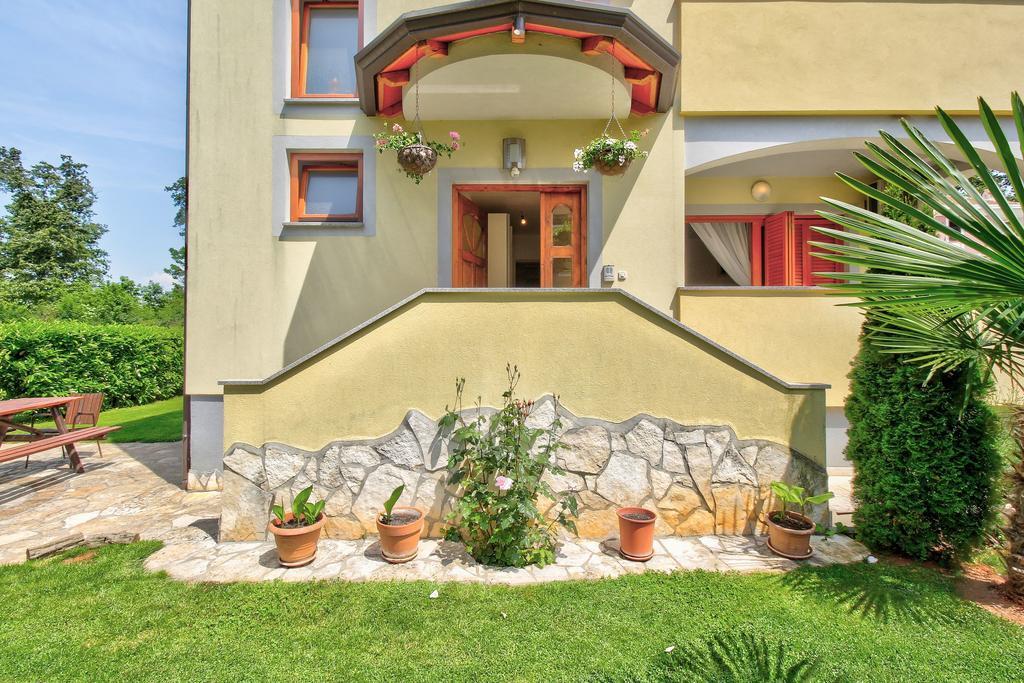 Apartments Vera Umag Exterior photo
